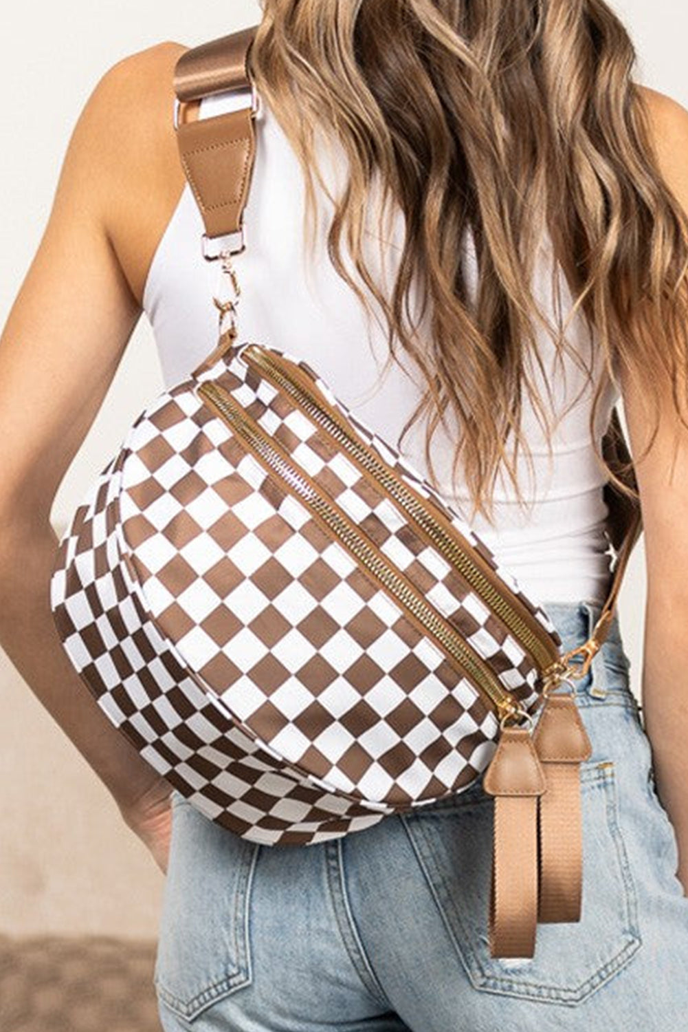 Bolsa grande feminina para ombro xadrez marrom e branco da Shewin com alça larga ajustável