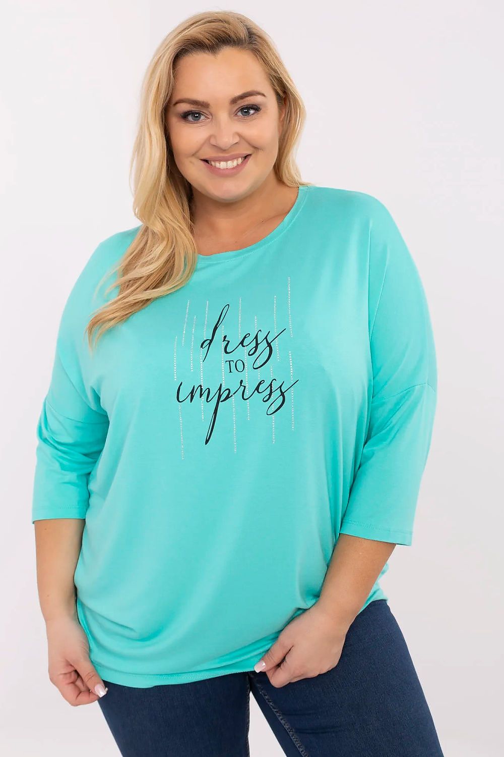 Blusa plus size feminina azul água com estampa frontal dress to impress manga 3/4