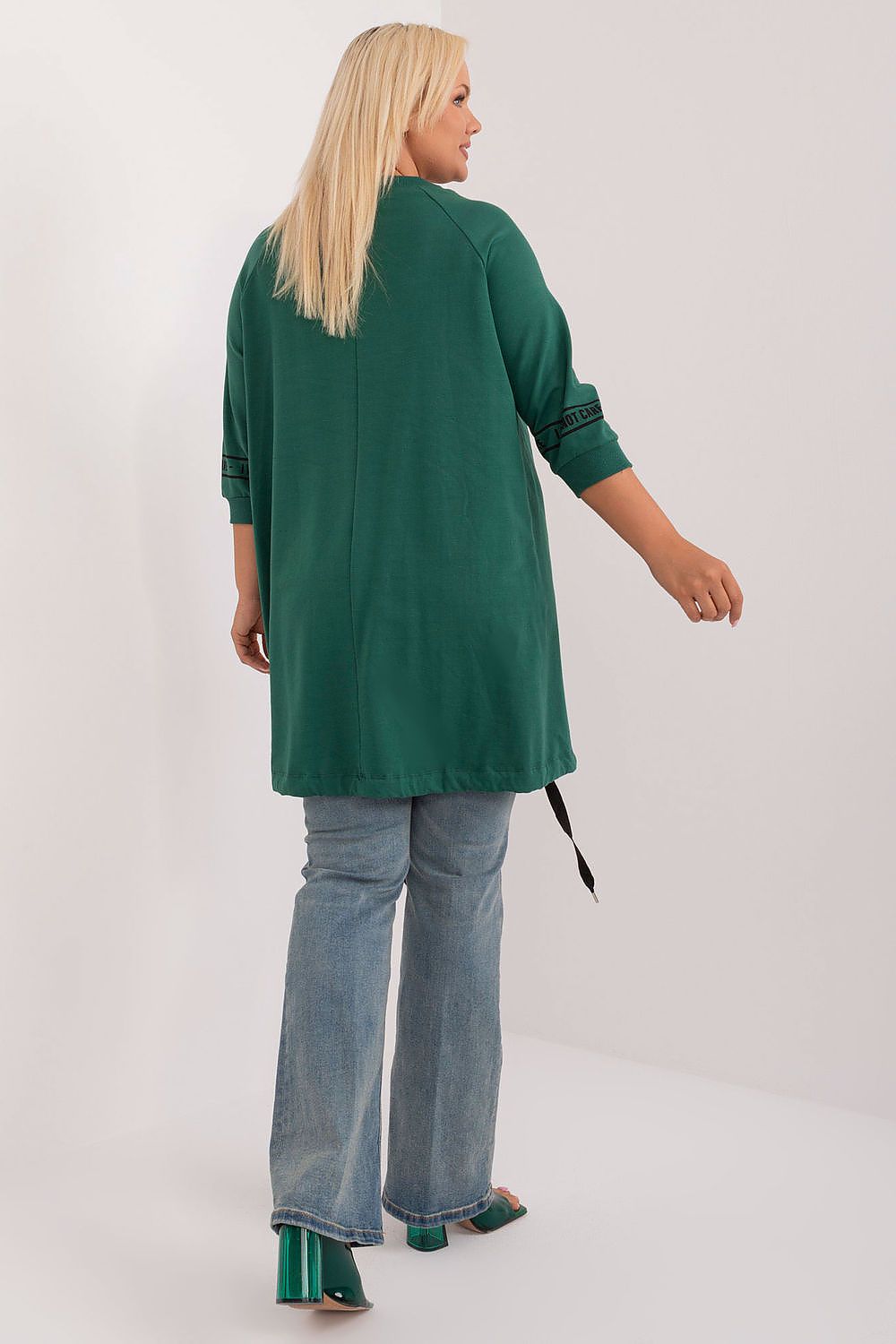 Blusa plus size feminina verde escuro de manga longa com detalhe nas mangas