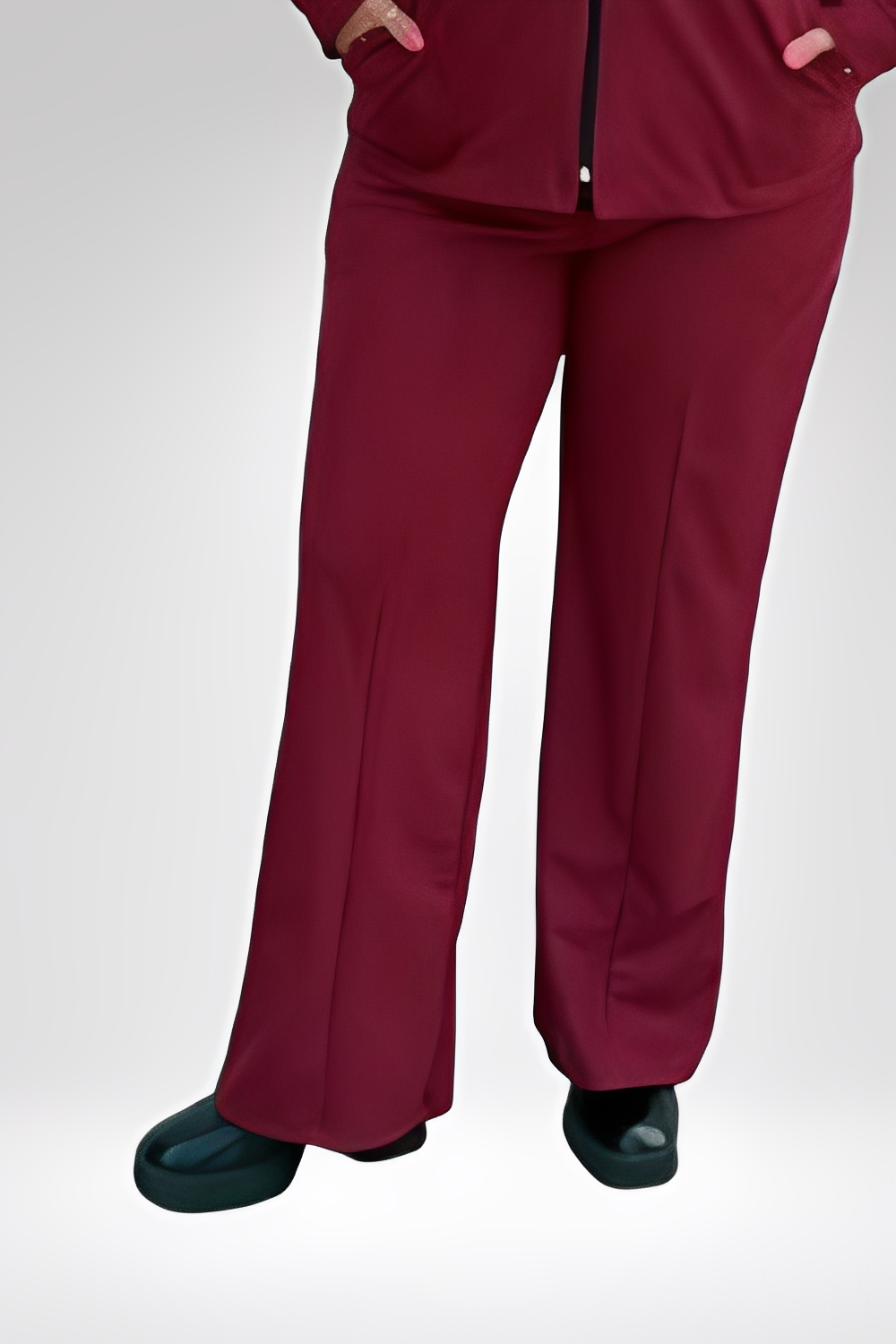 Calça feminina plus size cor vinho tinto da marca Alma com modelagem reta confortável