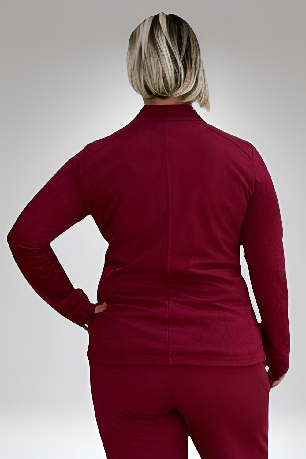 Vista traseira de casaco feminino com fecho frontal em tecido vermelho tinto da marca Alma