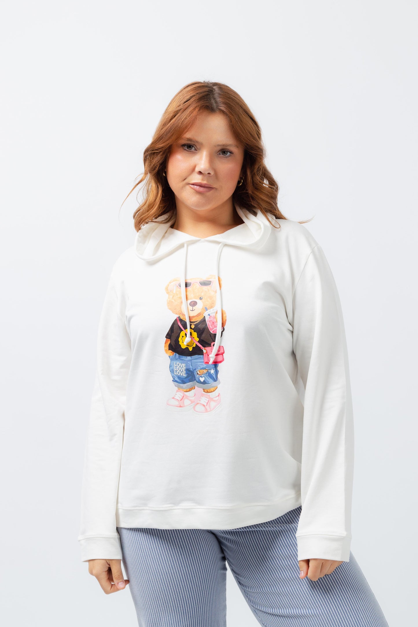 Moletom branco Curvy com estampa de urso, estilo sweat casual conforto tamanho grande