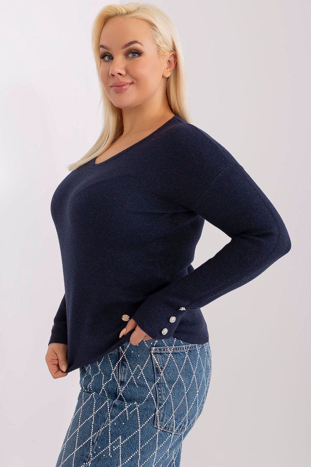 Sweater plus size elegante azul marinho com botões nas mangas