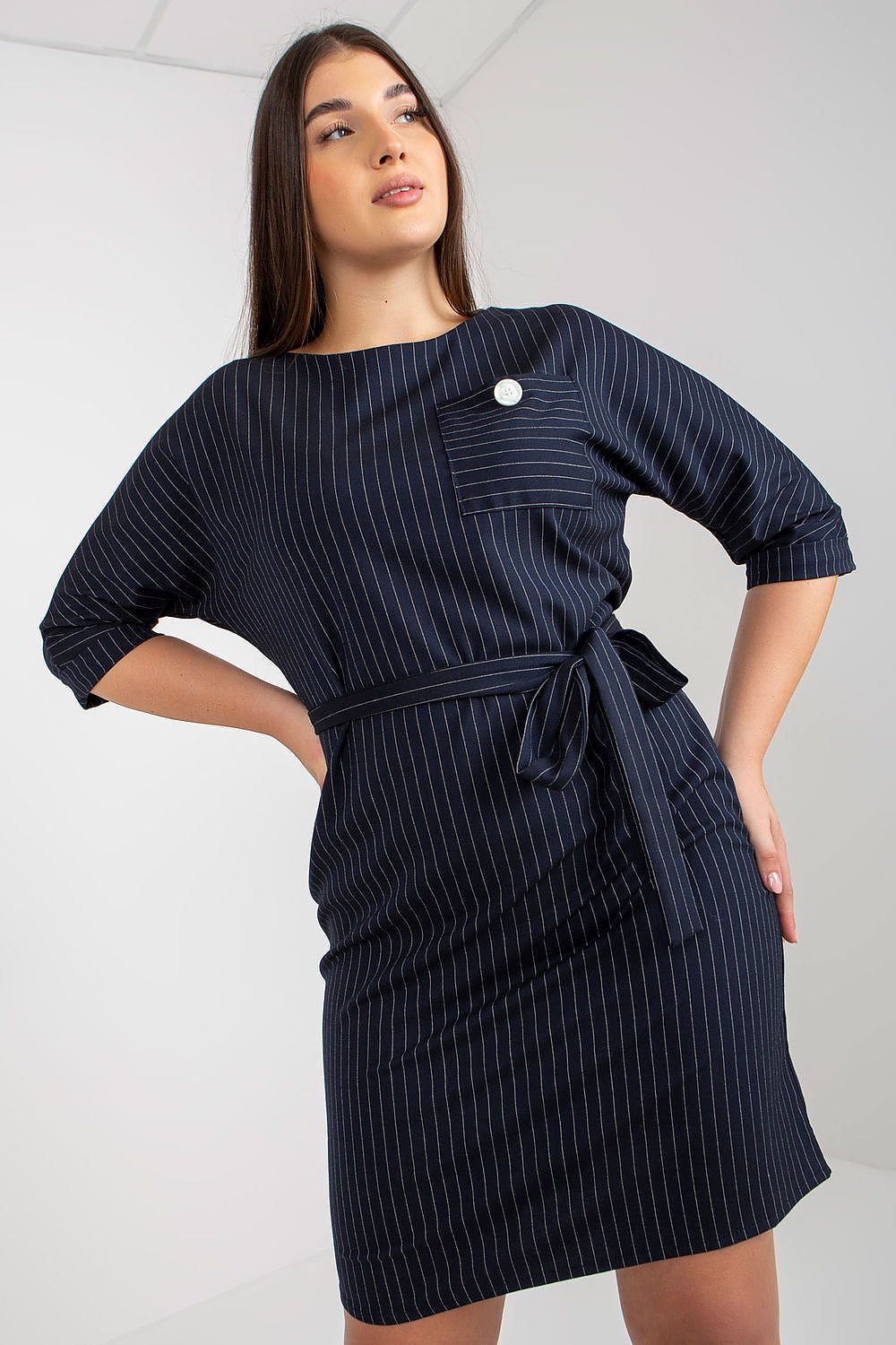 Vestido listrado para mulheres curvy azul marinho com manga 3 4 e cinto de tecido