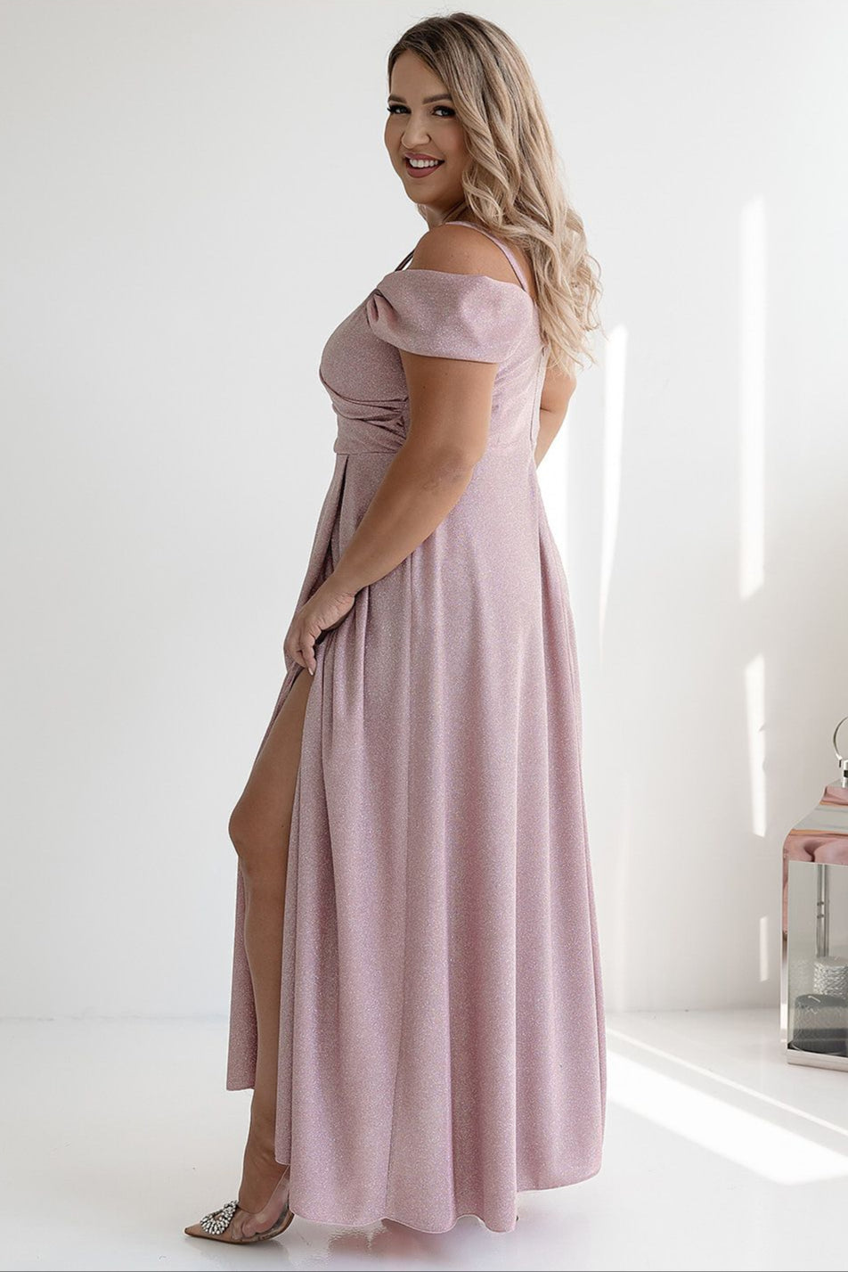 Vestido longo festa feminino rosa com ombro a ombro e fenda lateral