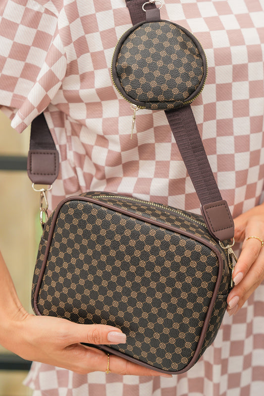 Bolsa tiracolo com estampa geometrica Shewin em marrom com bolso redondo e zíperes dourados